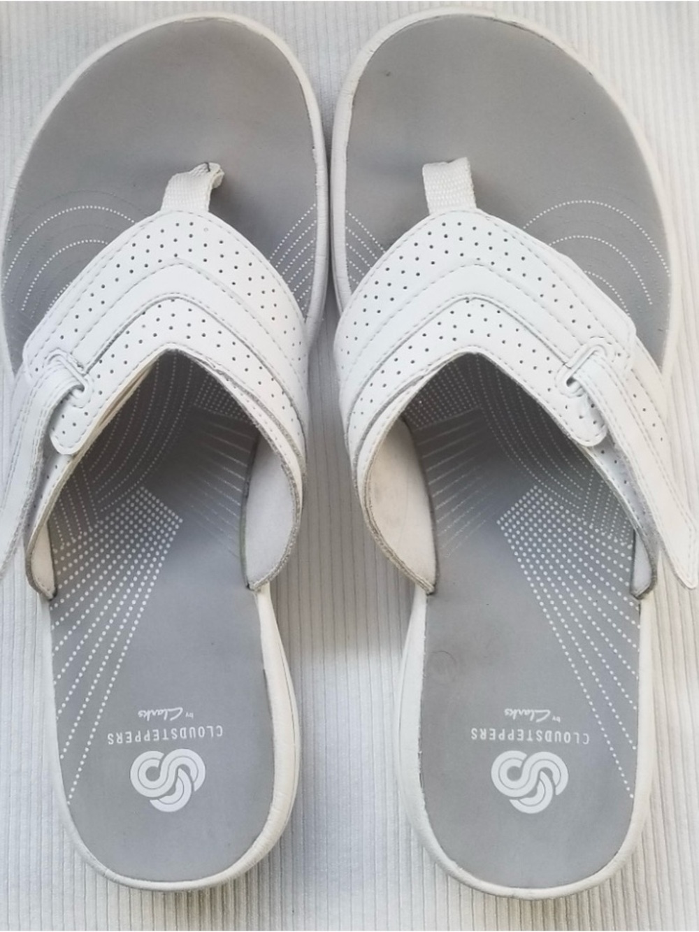 Clarks White and Gray Women's Sandal Slip-Ons